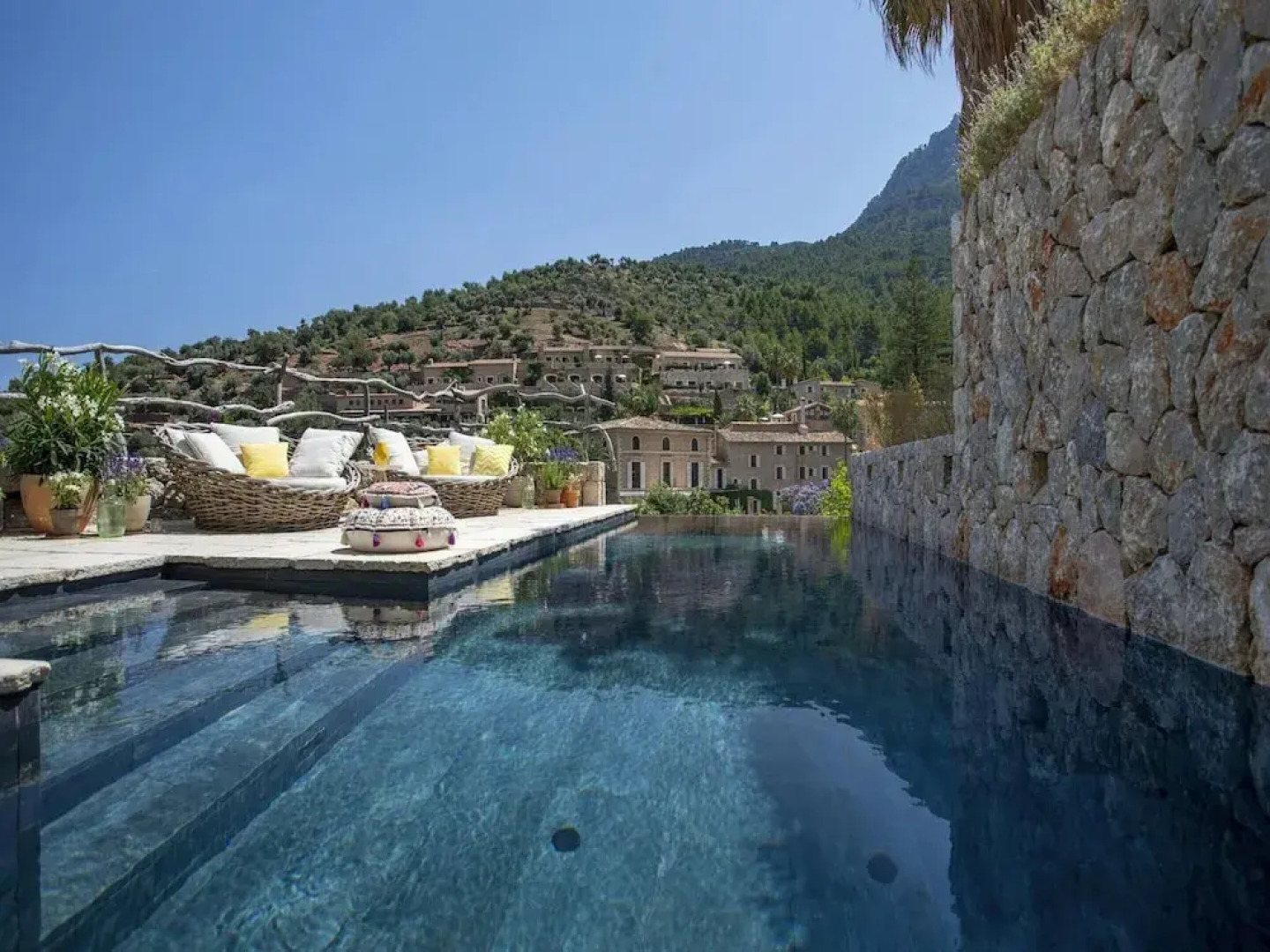 Stylish Holiday Home With Deia Views