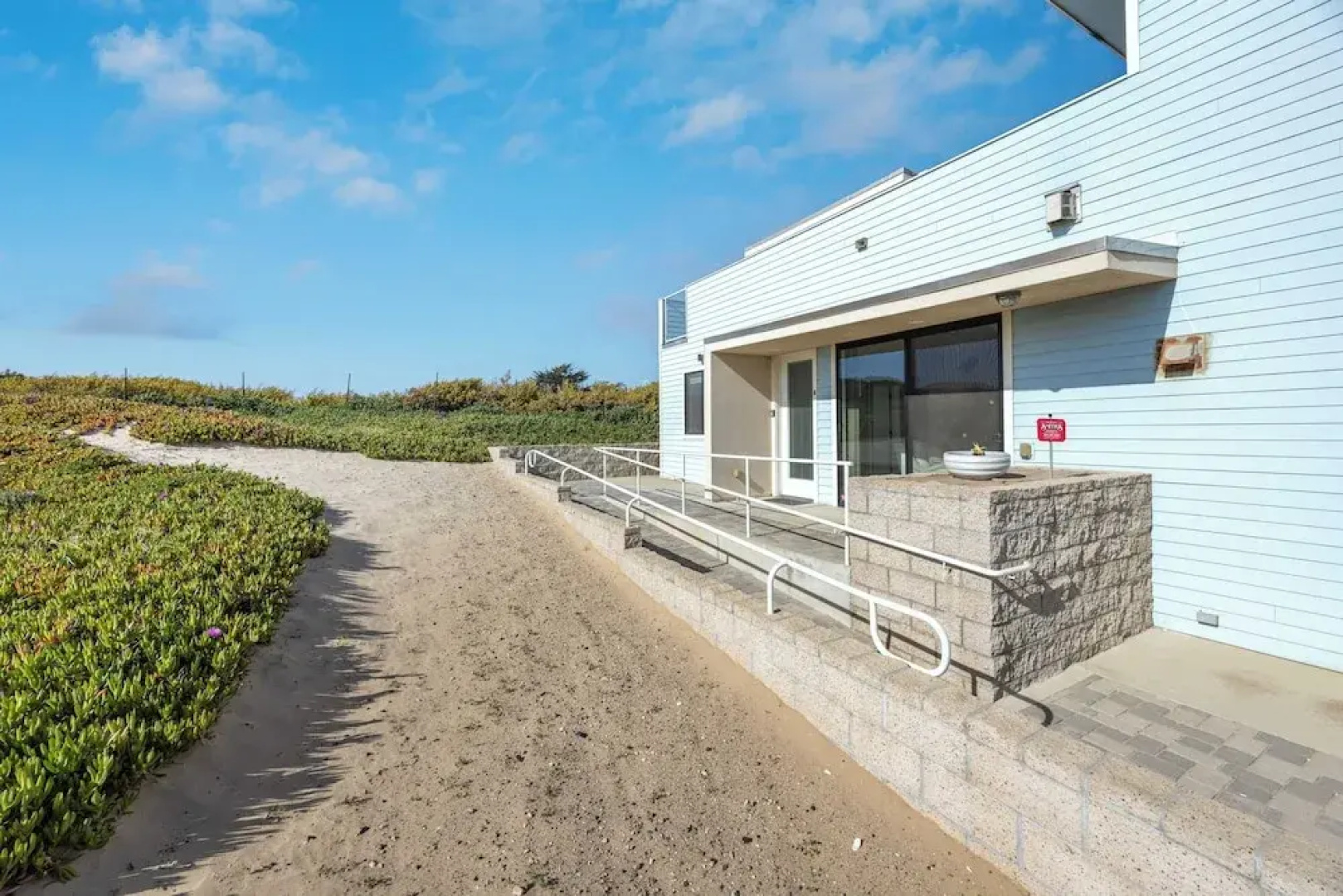 Beachfront 2BR w/ Deck, Views & Direct Sand Access Strand Way A