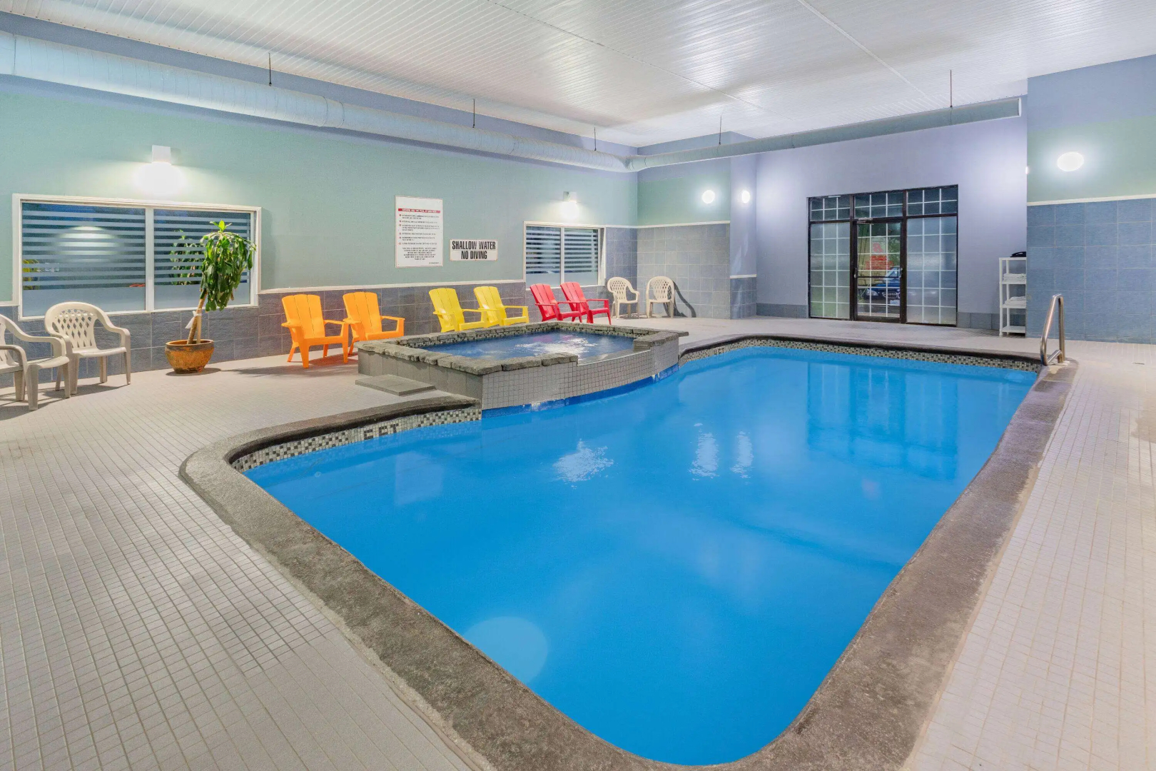 Super 8 by Wyndham Cornwall ON