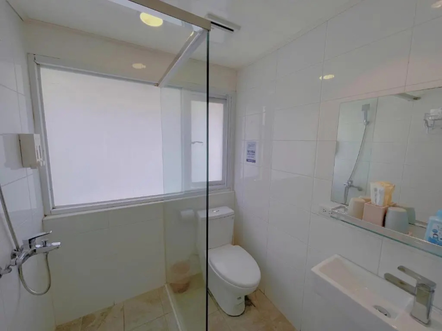 Breeze and Waves Hostel