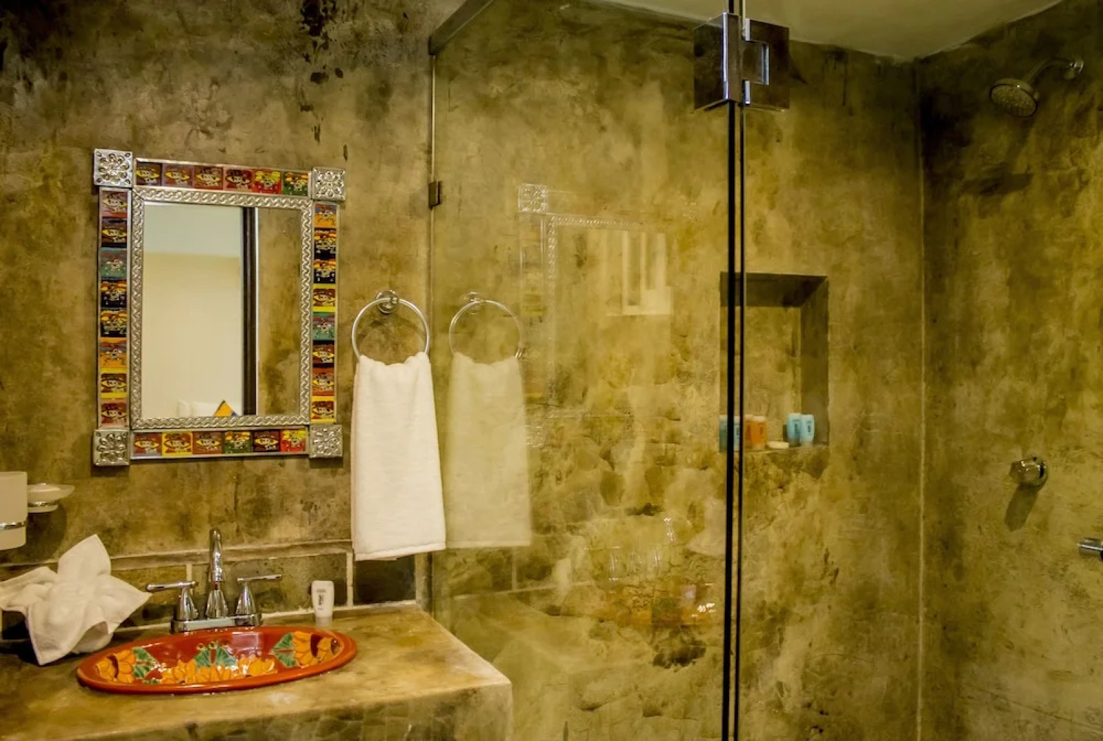 Tres Mentiras Boutique Rooms