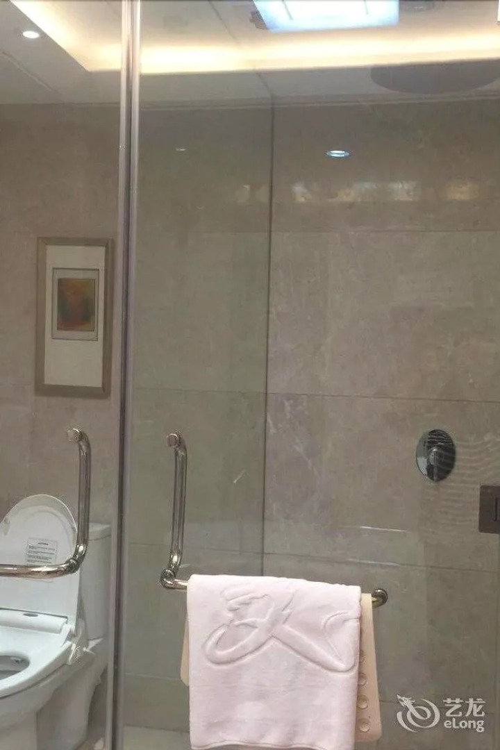 Bolong Lakeview Resort