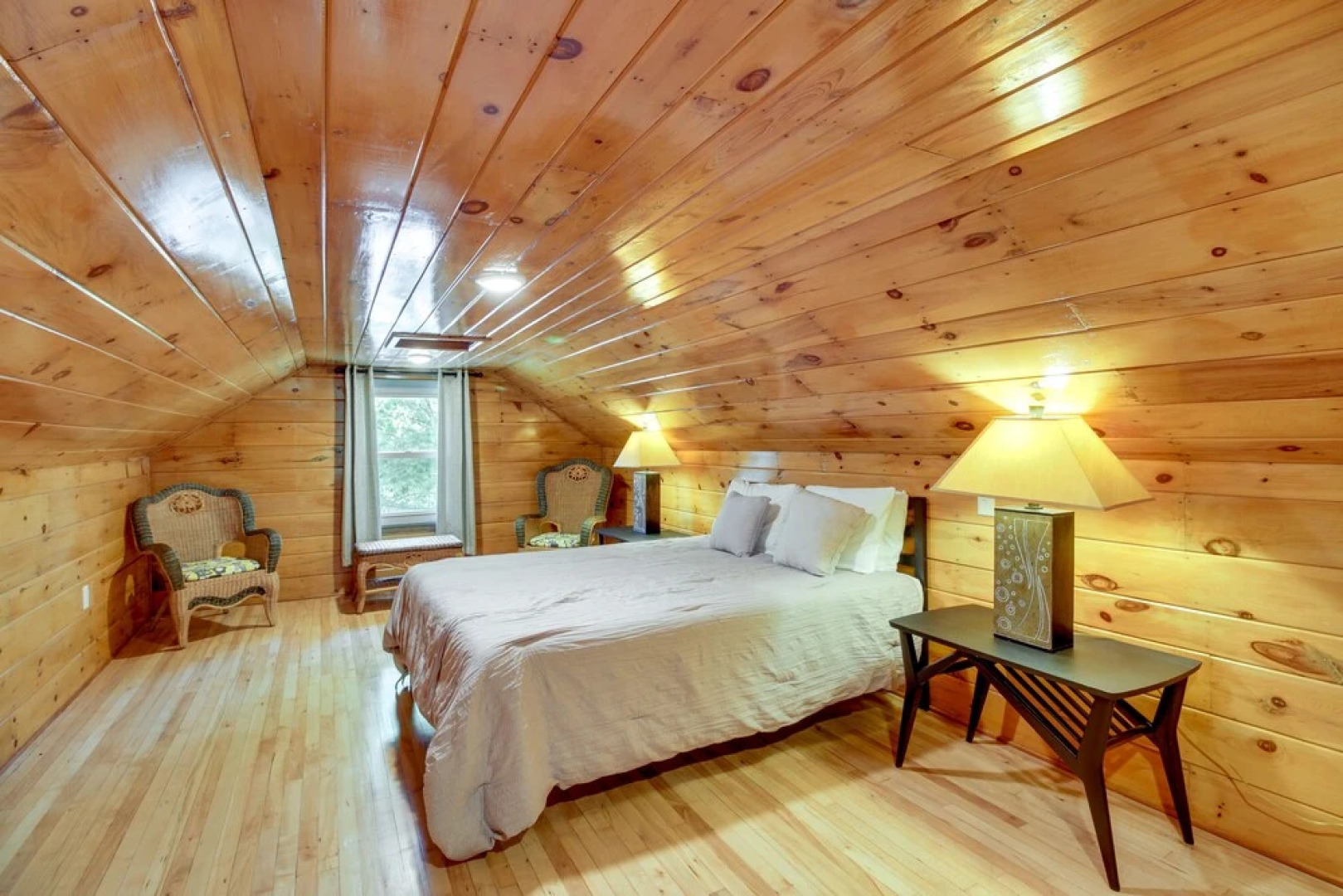 Serene Crosby Cottage: 3 Mi to Serpent Lake!