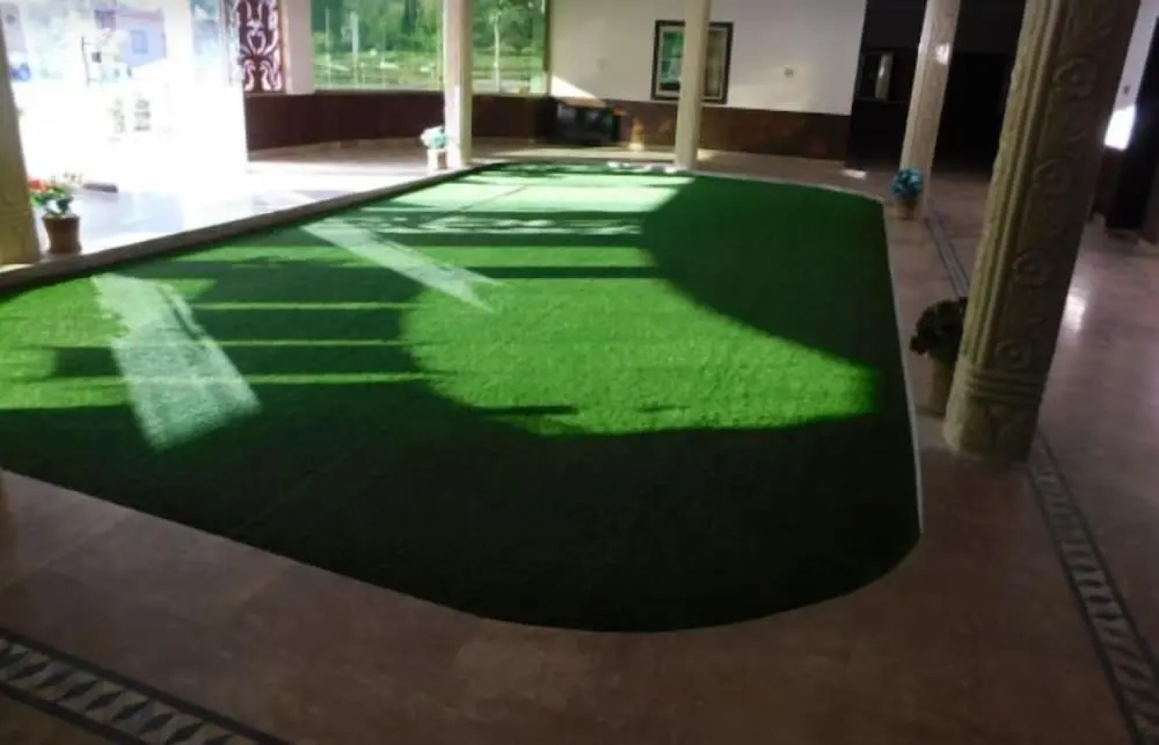 Hotel Pine Breeze And Restaurant