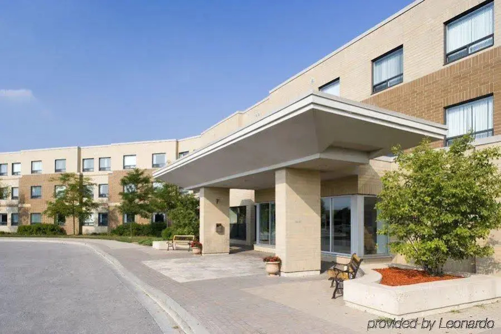 Residence & Conference Centre - King City