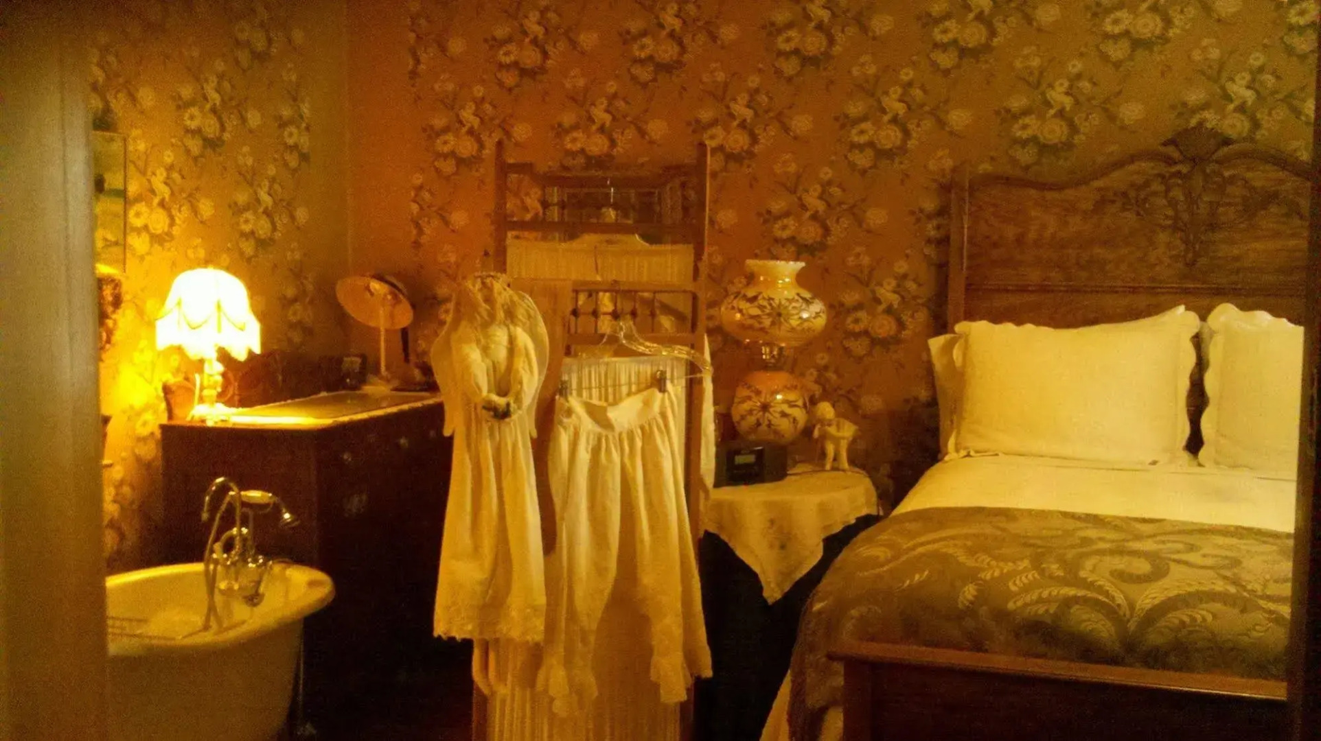 The Queen, A Victorian Bed & Breakfast