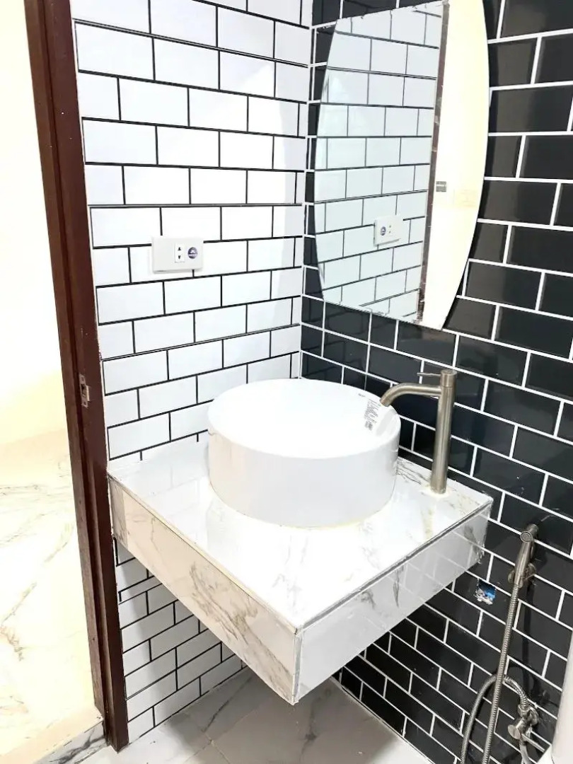 Papa Ji Hotel and Restaurant