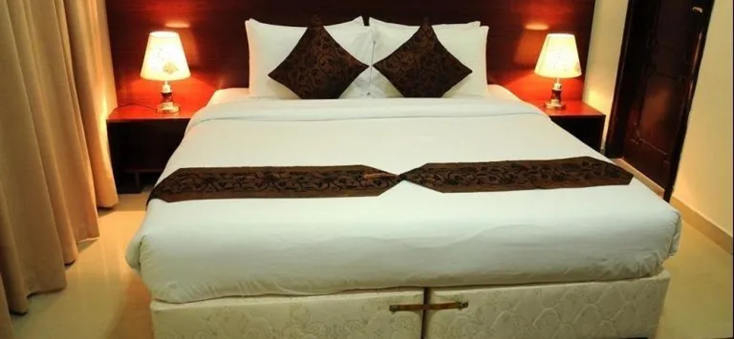 Raynor Hotel Apartments