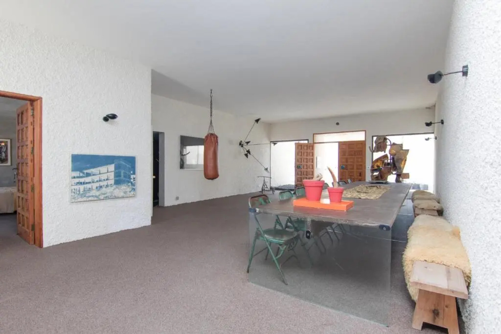 Exclusive Design Villa : 1080 m2, oceanfront, 2 swimming pools.