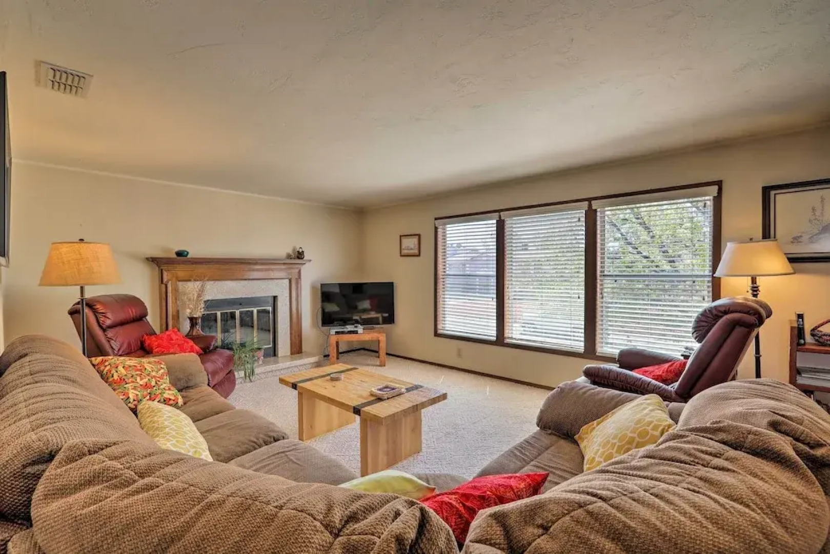 Walk to Rim View Trail: Page Home w/ Deck & Yard