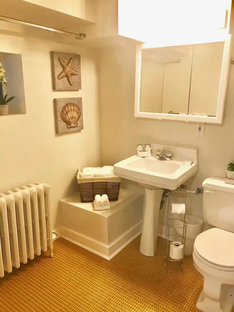 Oak Bay Guest House