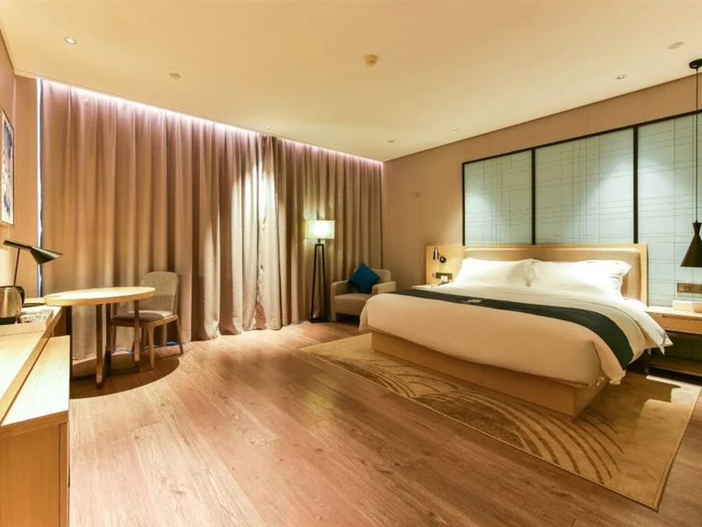 Echarm Hotel (Nanning Jiangnan Wanda Plaza Baisha Avenue)