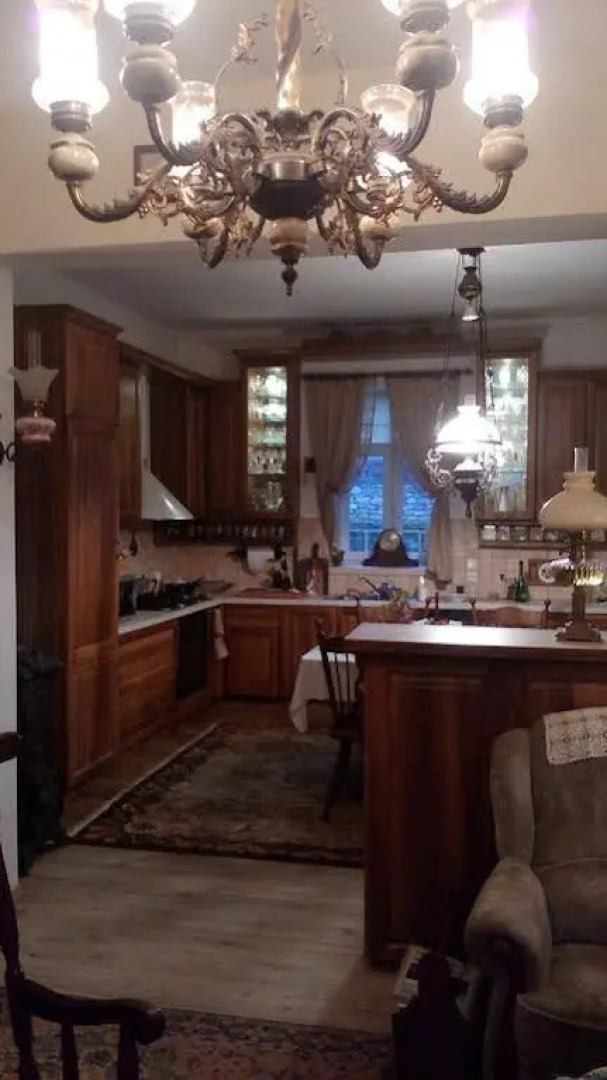 Retro - 19th Century Guest House