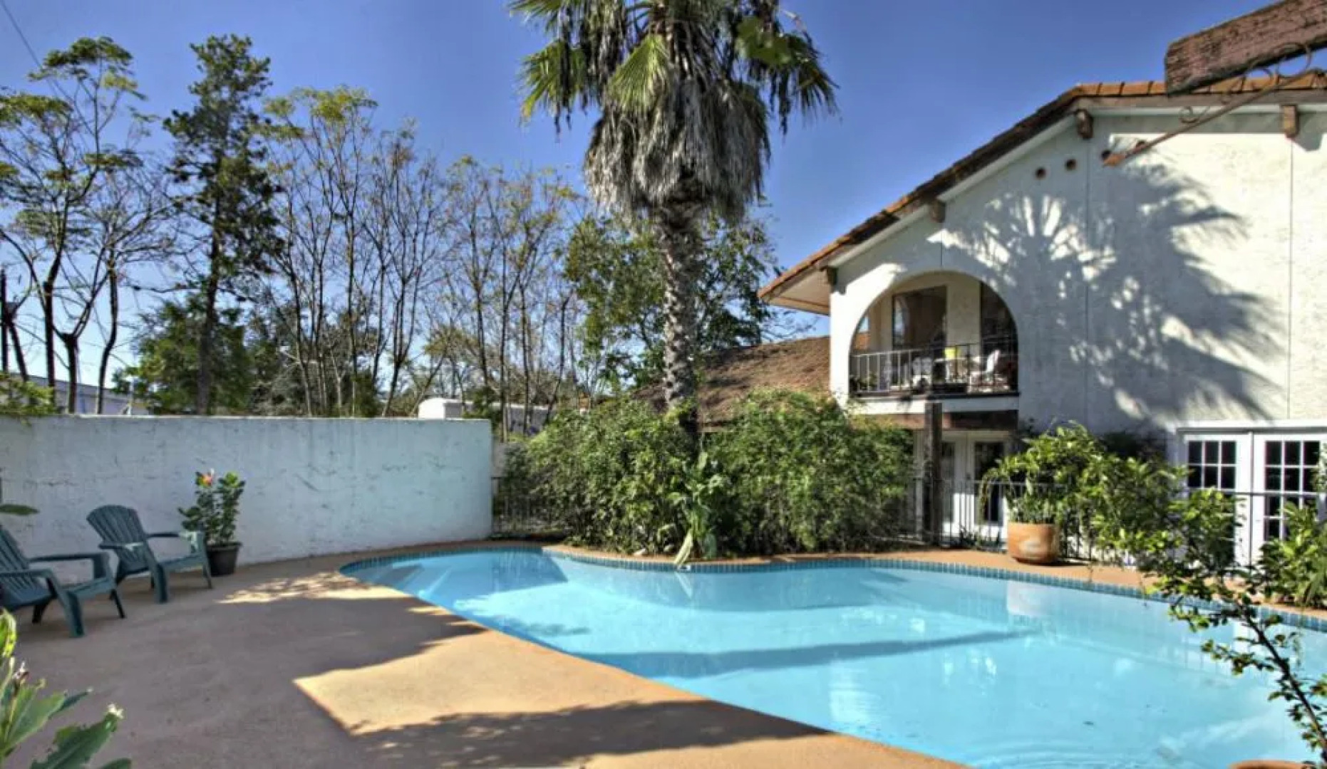 The Lakehouse Bed & Breakfast