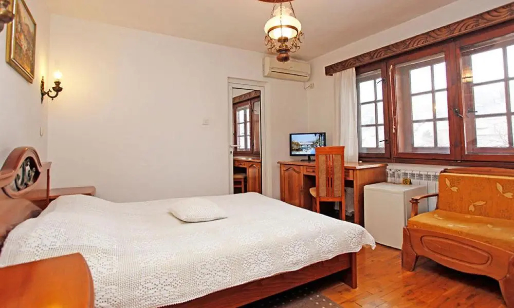 Family Hotel Varosha 2003