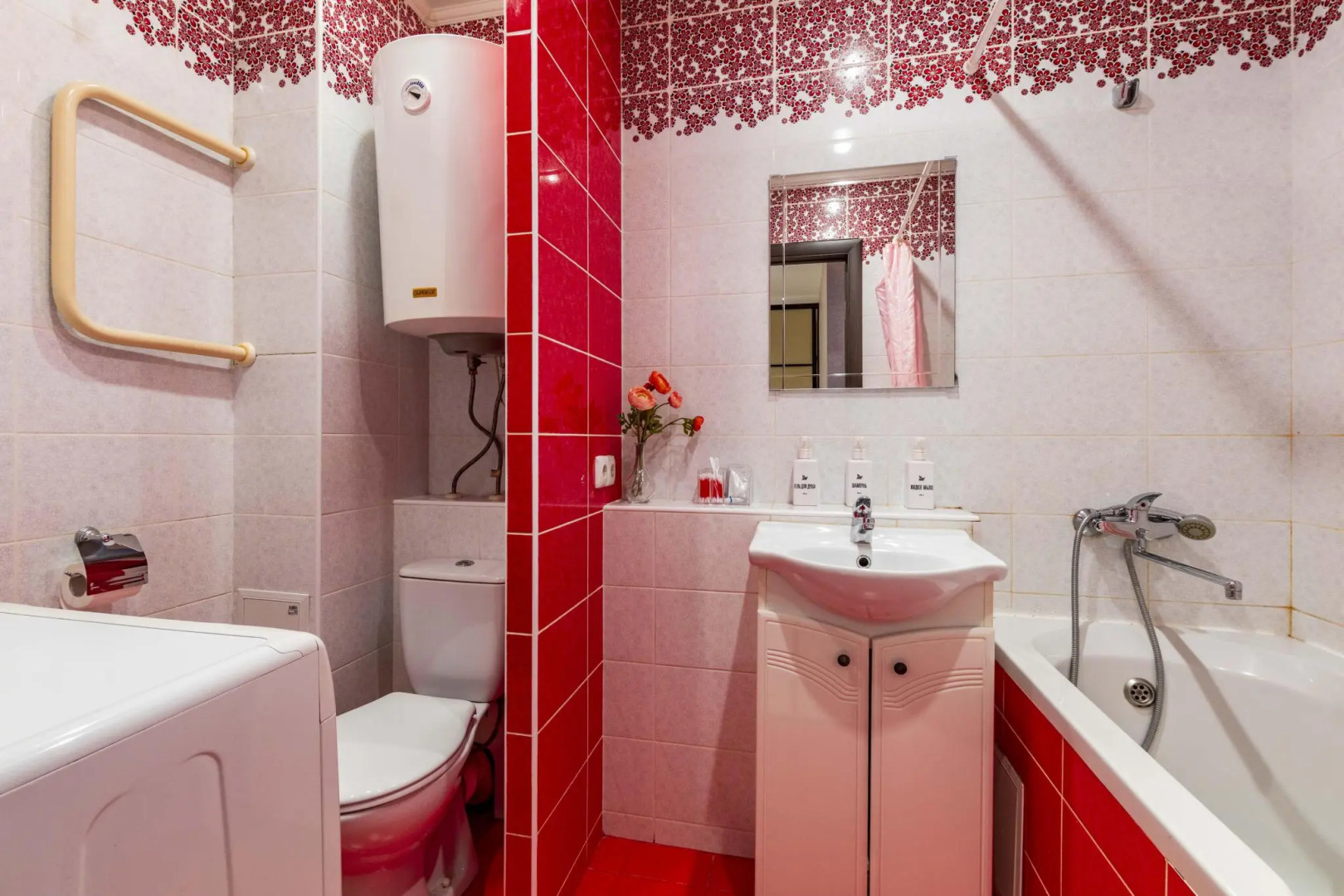 Уральское Гостеприимство на улице Уральских Рабочих