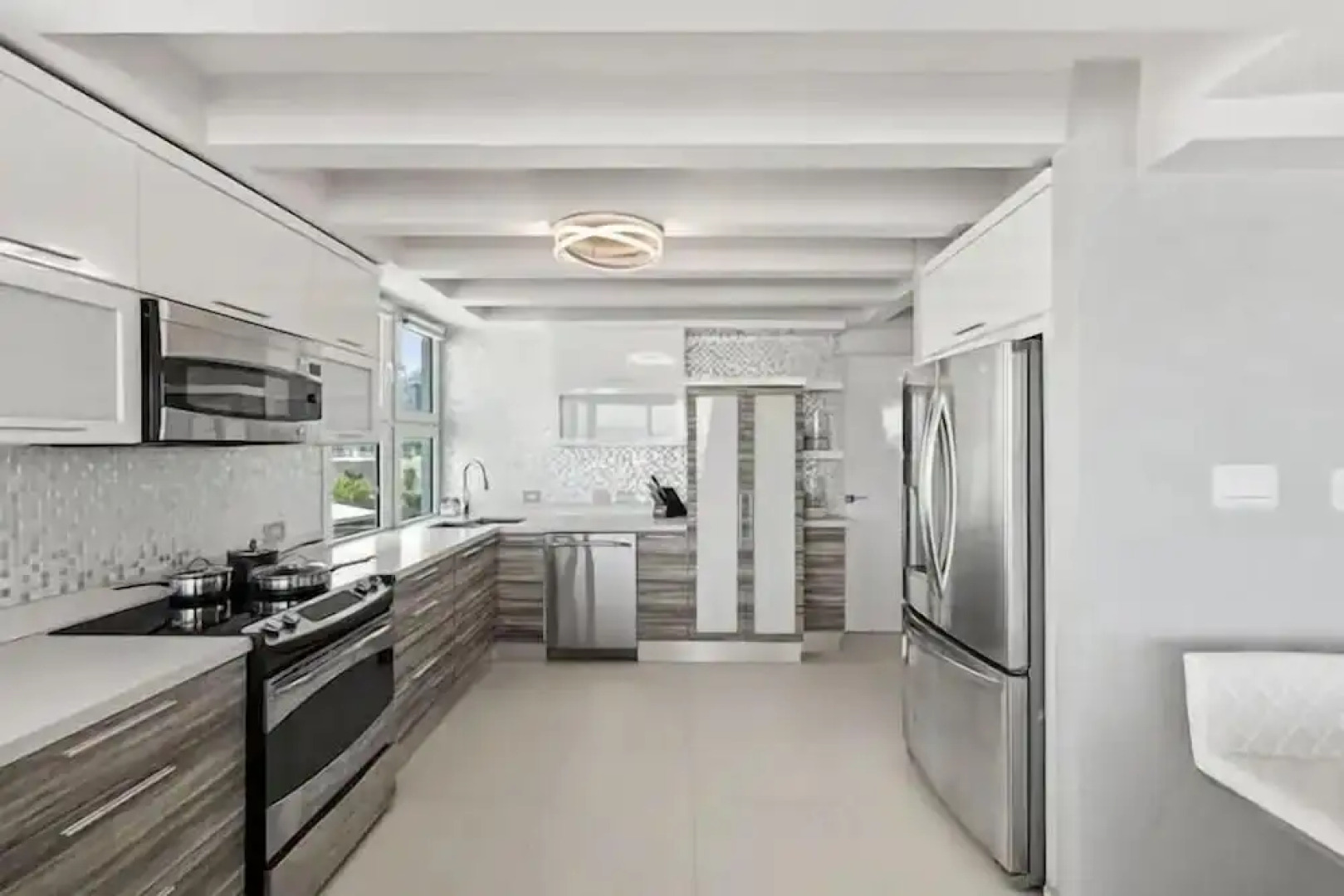 Beach Front  Amapola SeaSide Apt