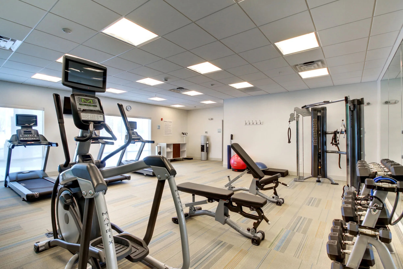 Holiday Inn Express & Suites Galesburg by IHG