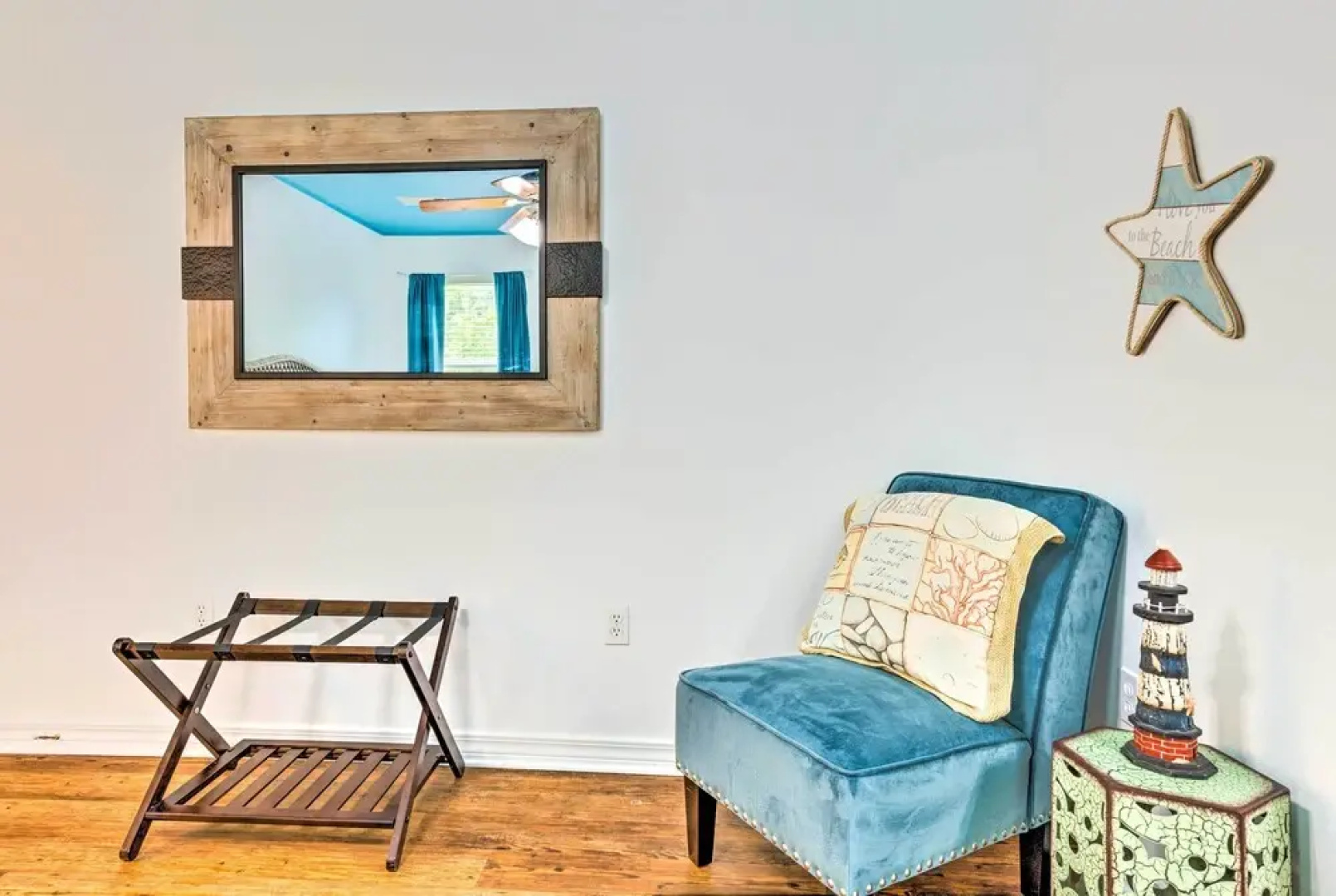 Secluded 'La Mer Cottage' < 1 Mi to Beach!