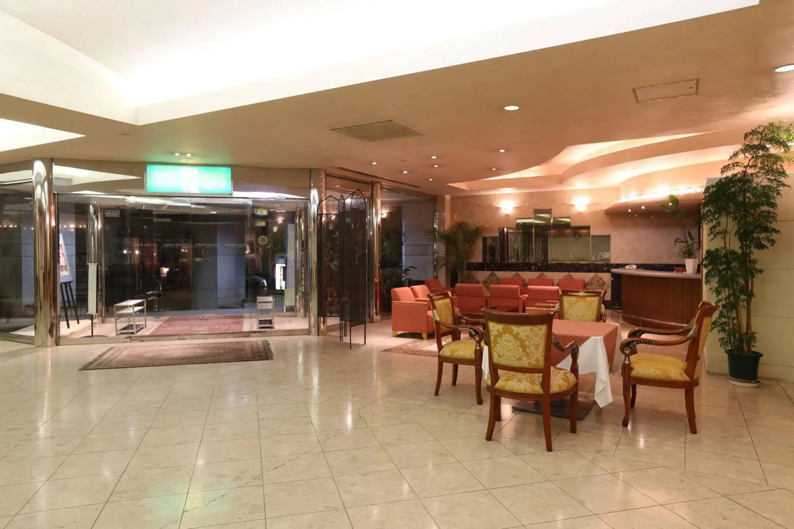 L and L Hotel Senryu