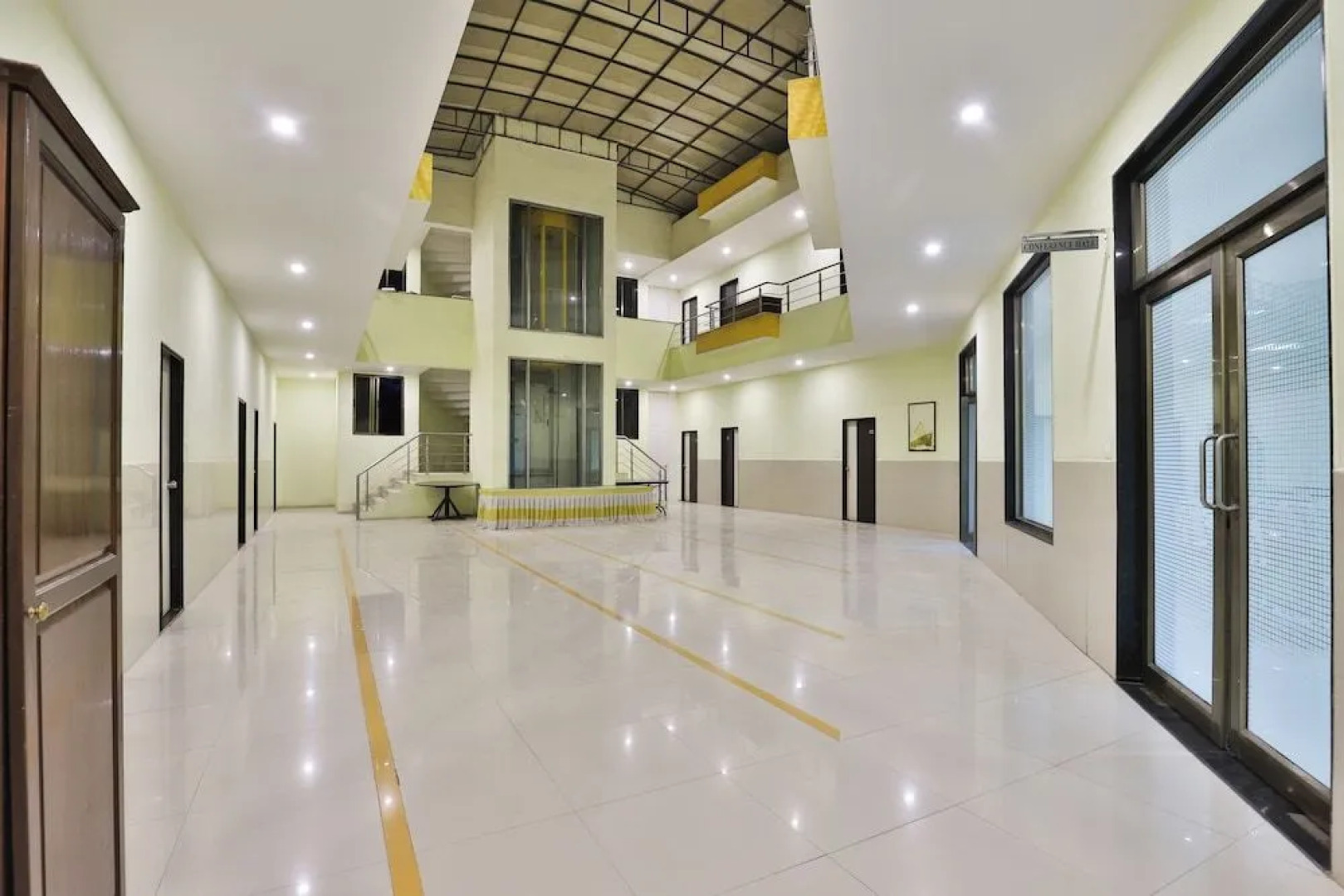 Oyo 2494 Hotel Shree Plaza