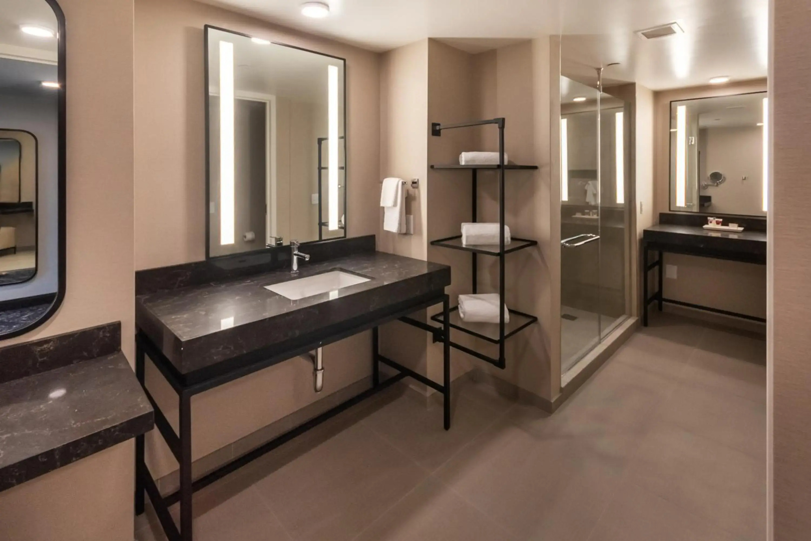 Отель Caesars Republic Lake Tahoe — A Caesars Destination