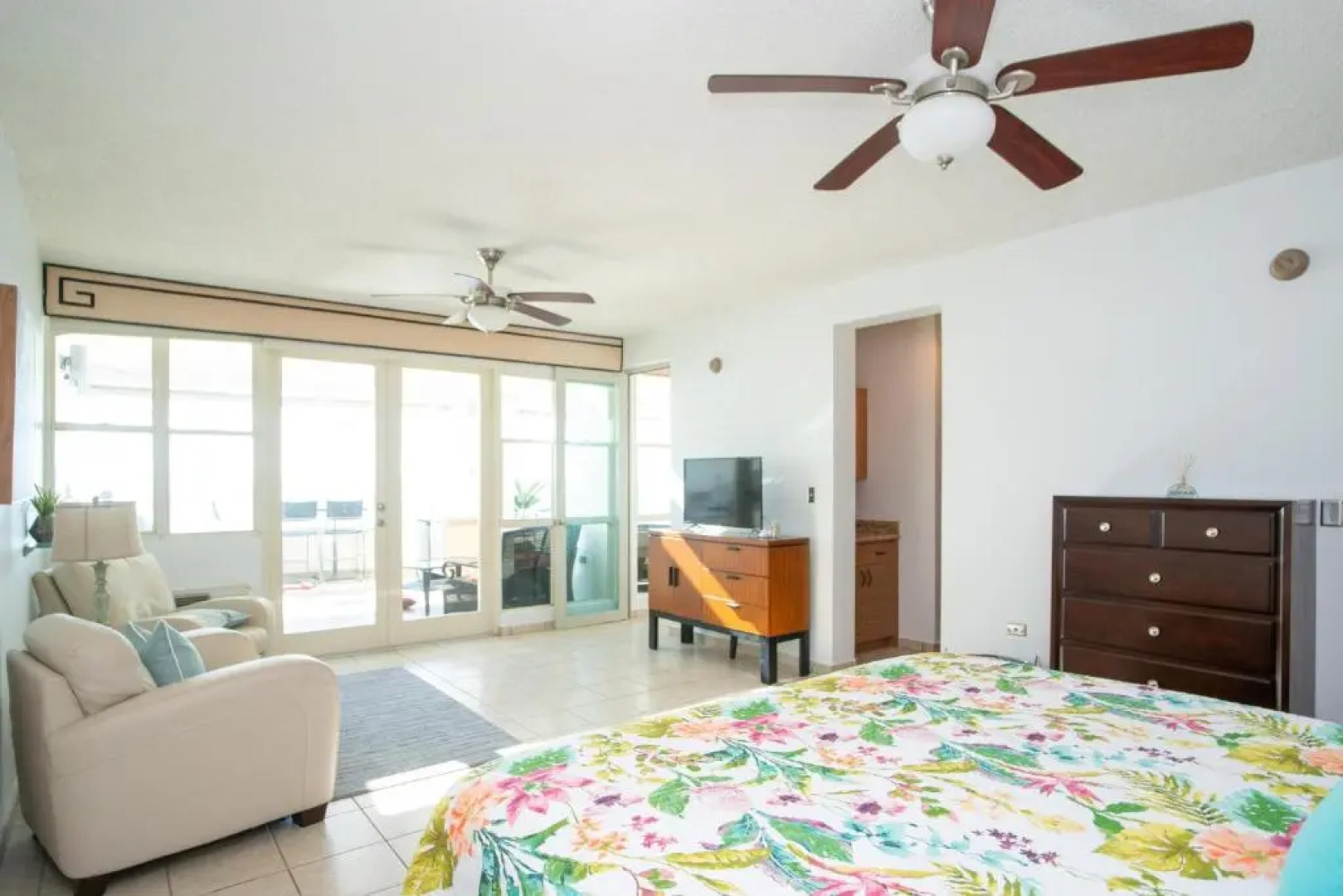 Beachfront Penthouse with Ocean and Sunset Views at Pelican Reef #703