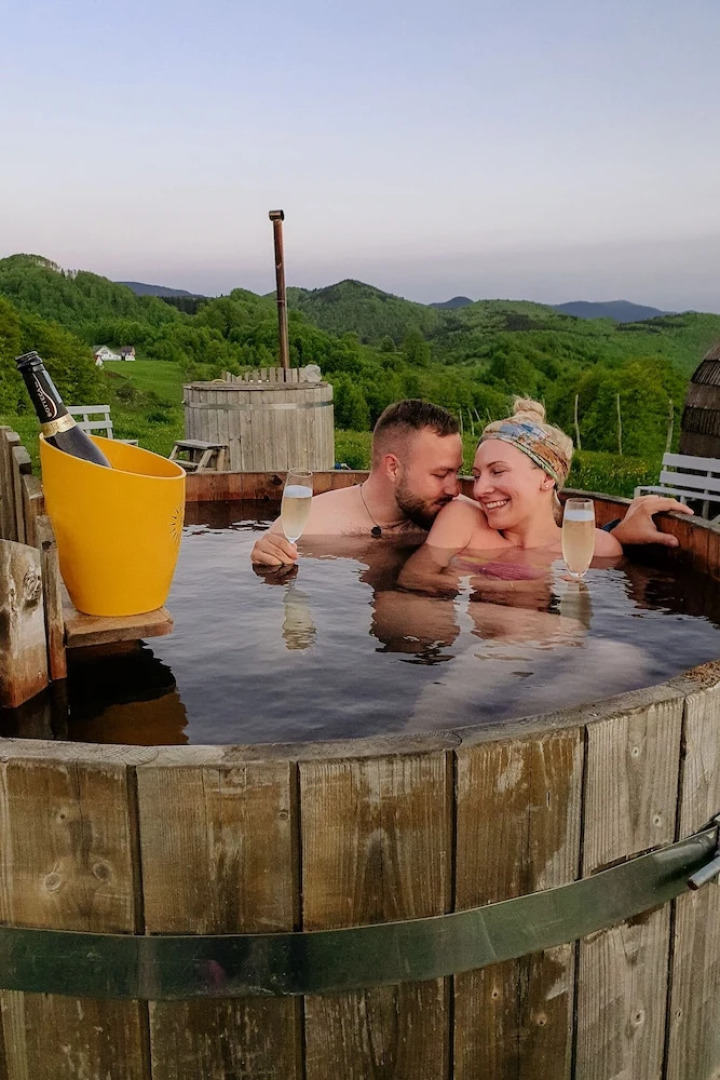 Ursa Mica Glamping Resort