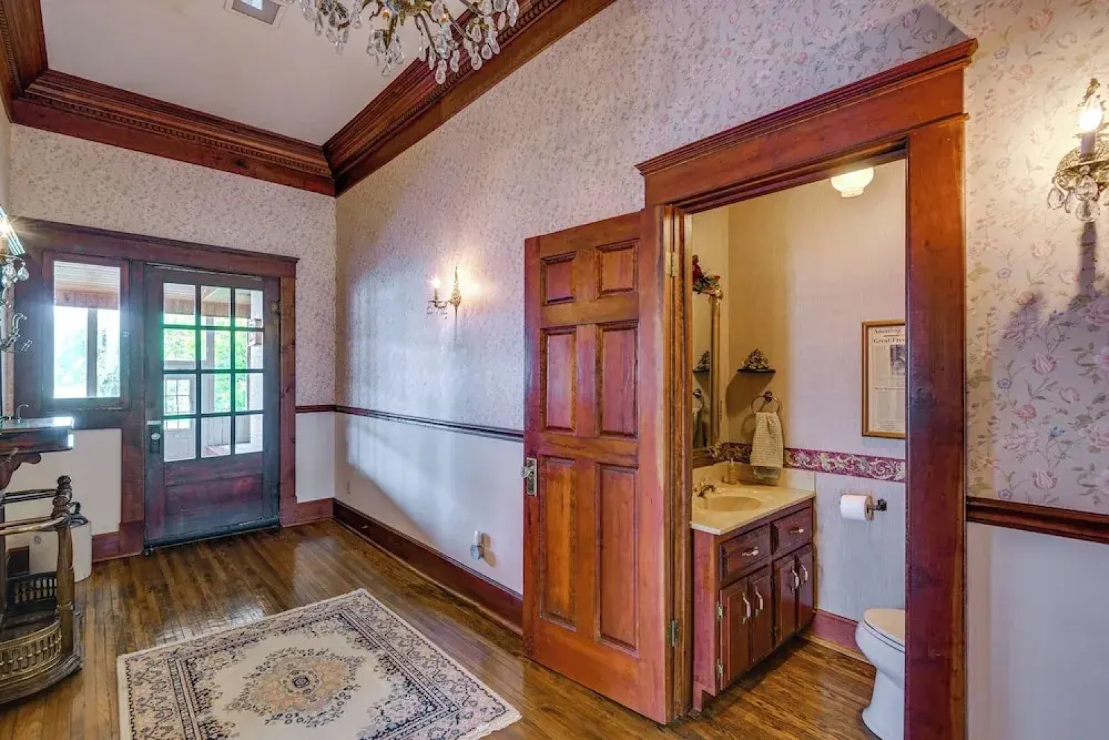 Walk to Lawrenceburg Square: Home for Large Groups