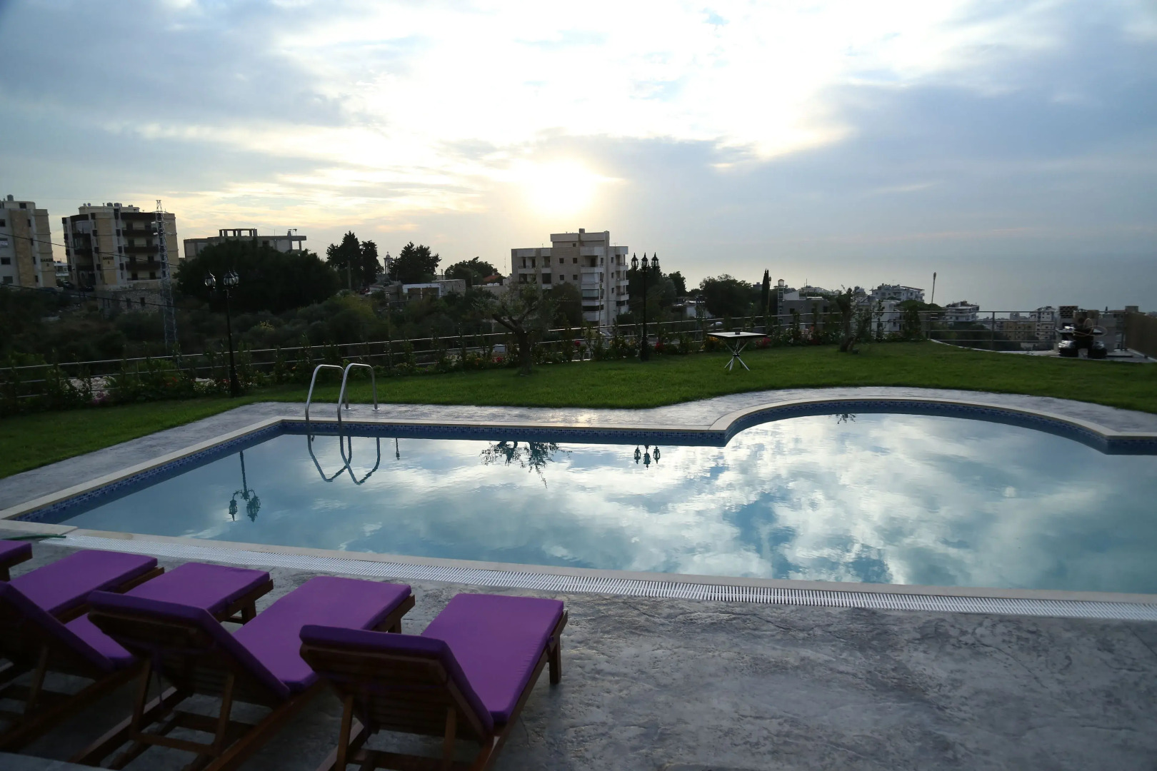 VU'Z Hotel Apt
