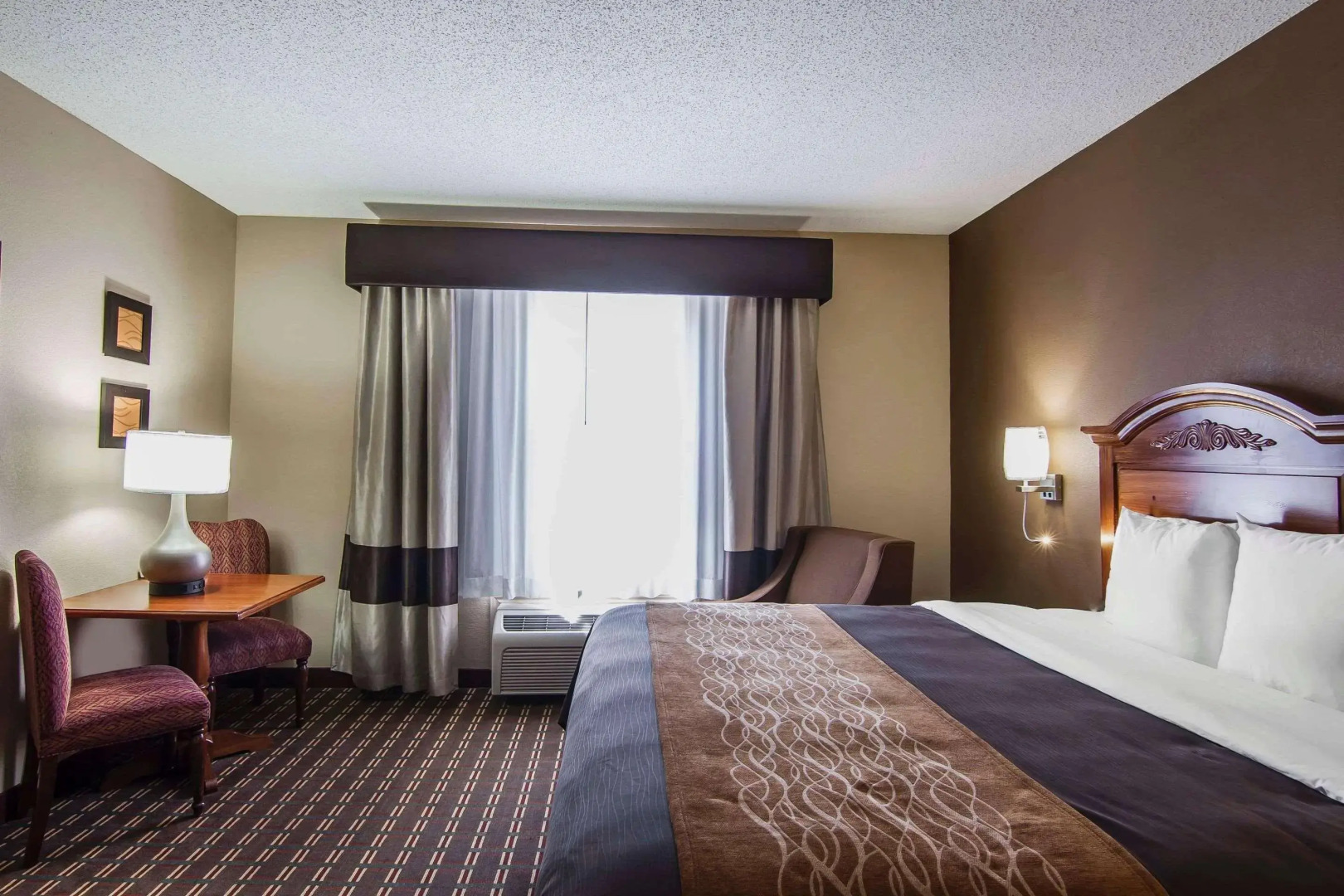 Quality Inn & Suites I-35 E / Walnut Hill