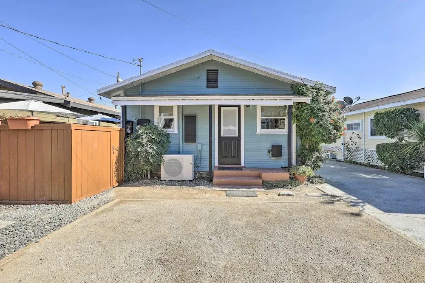 Charming Craftsman Bungalow With Garden & Hot Tub!