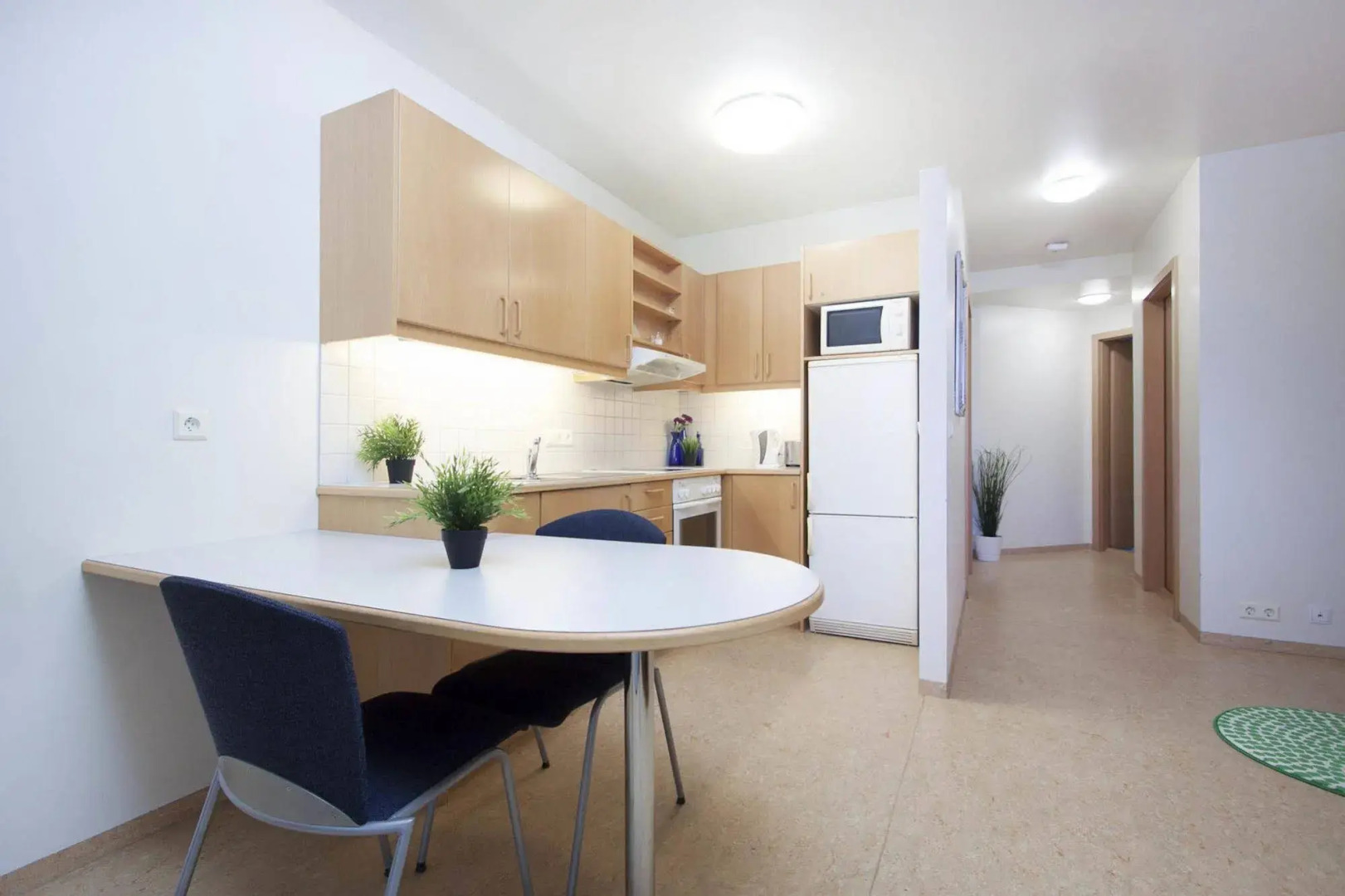 Golden Circle Apartments