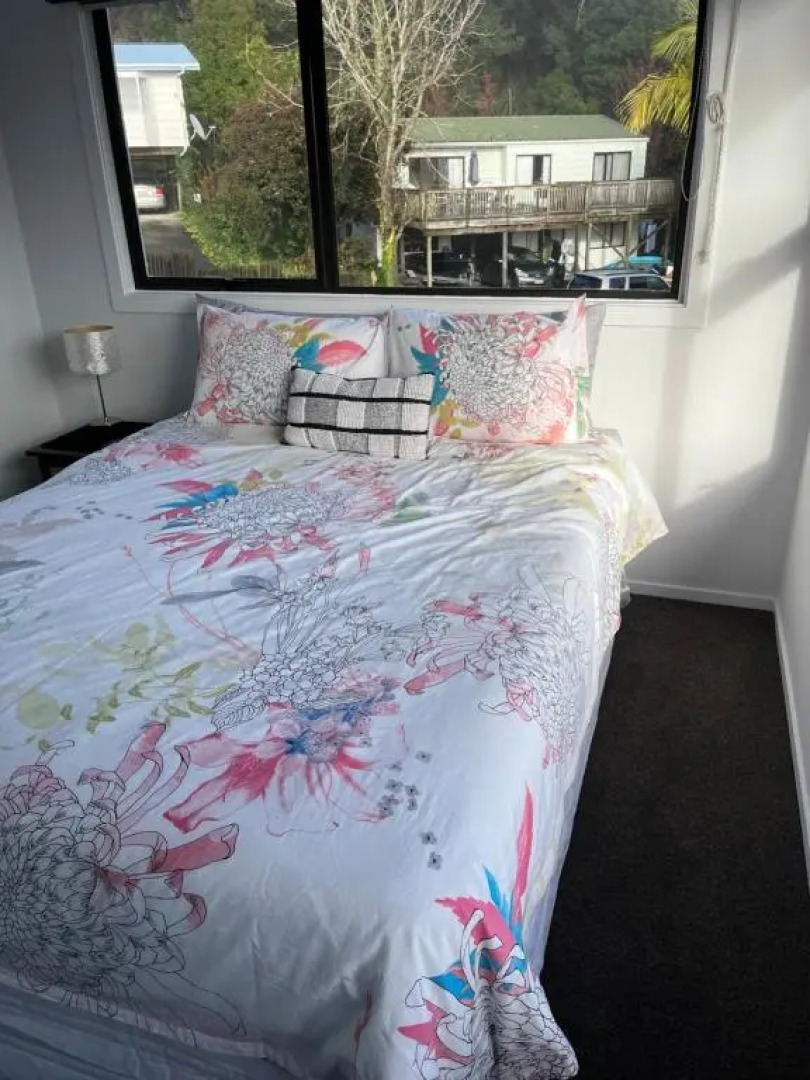 Cozy 2 bedroom with room for a boat