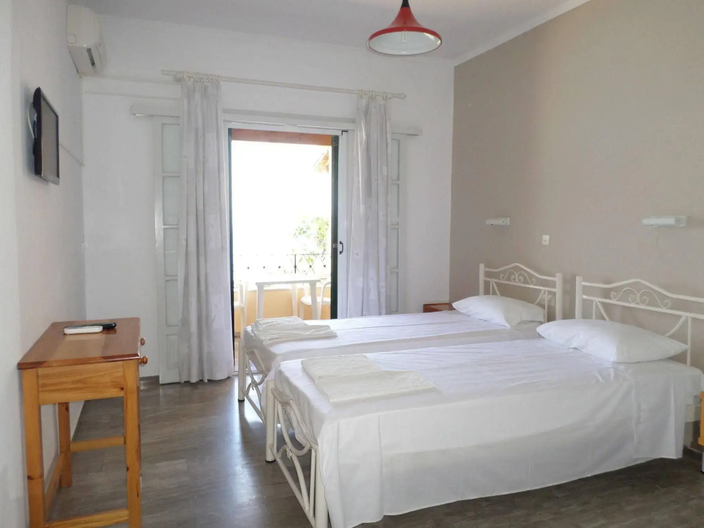 Rising Sun Apartments & Studios