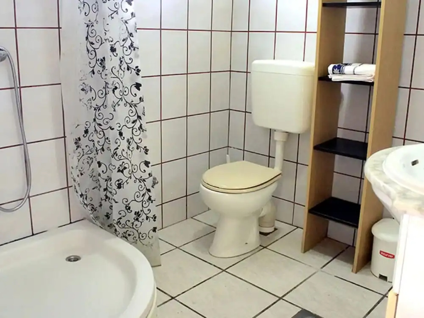 Tranquil Holiday Home in Metajna With Balcony