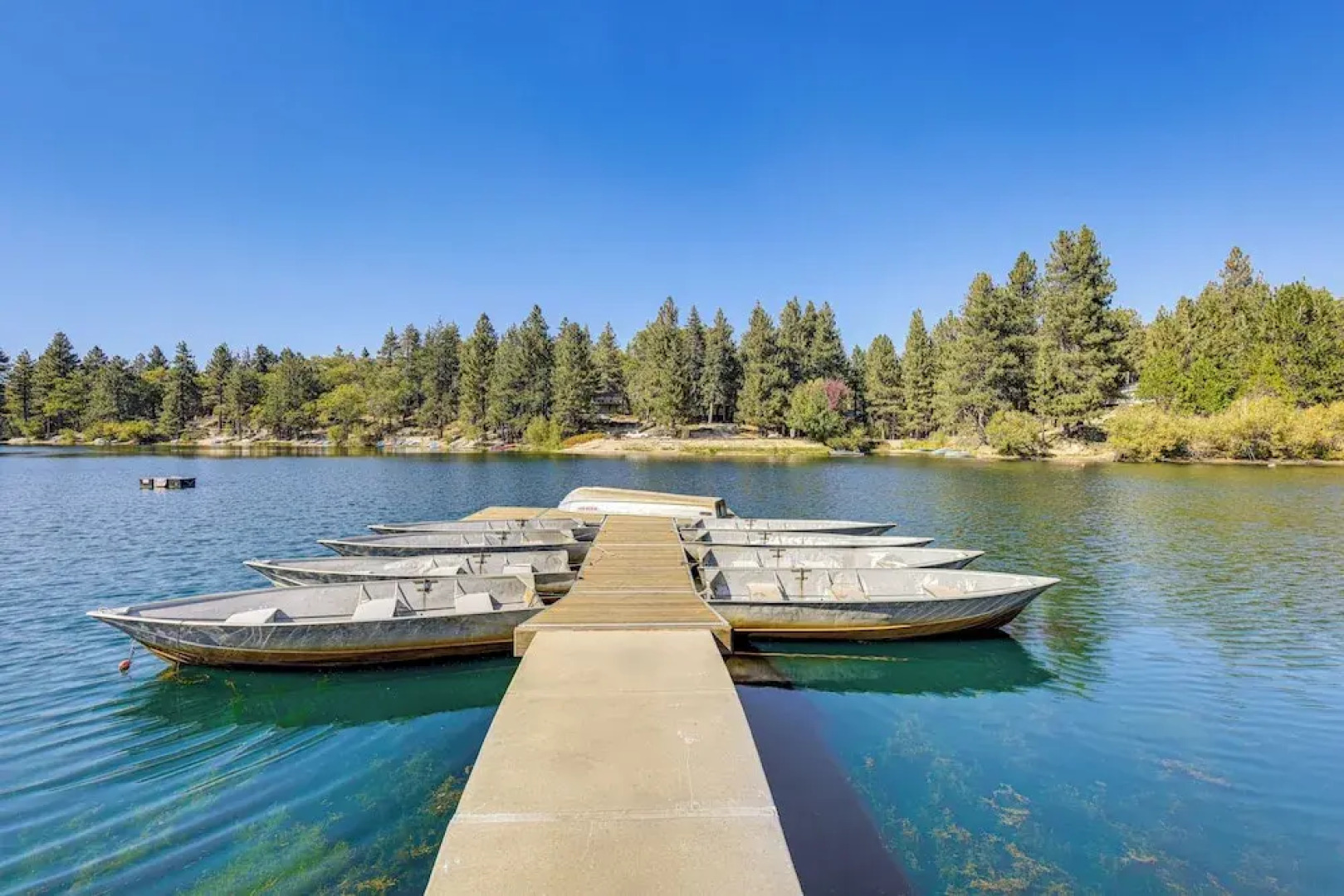 Walk to Water: Cozy Cabin in Green Valley Lake!