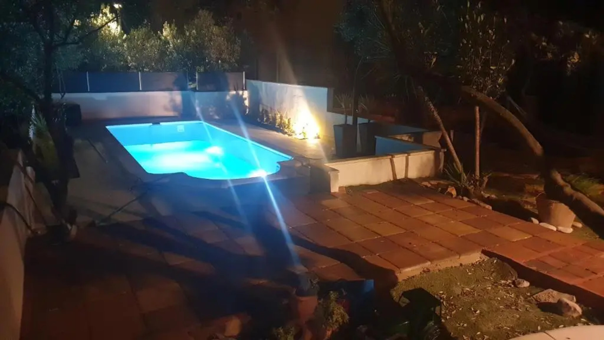 Compelx with detached house and spacious apartment