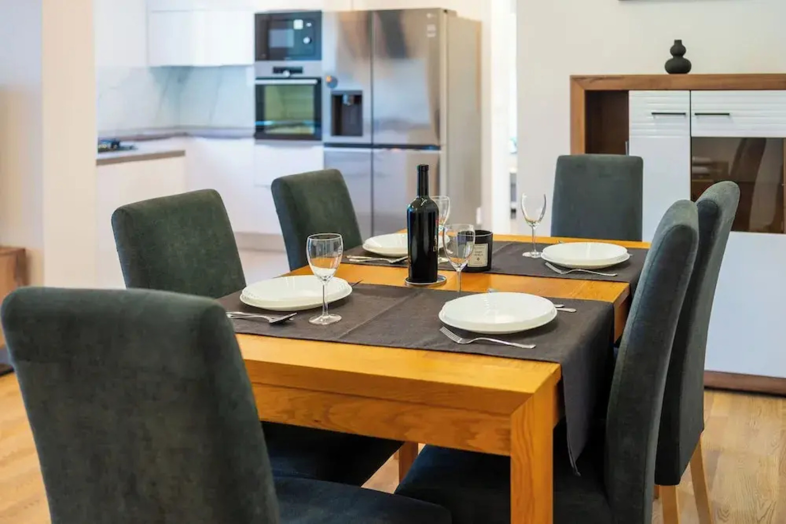 Modern Apartment With Balcony And Garage