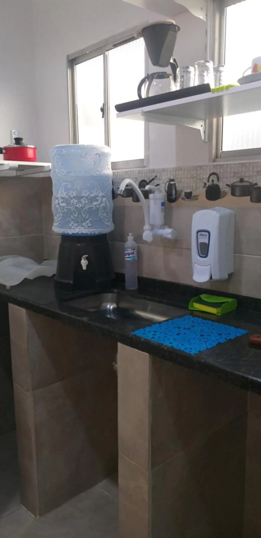 Bangalô completo, amplo, funcional e confortável.