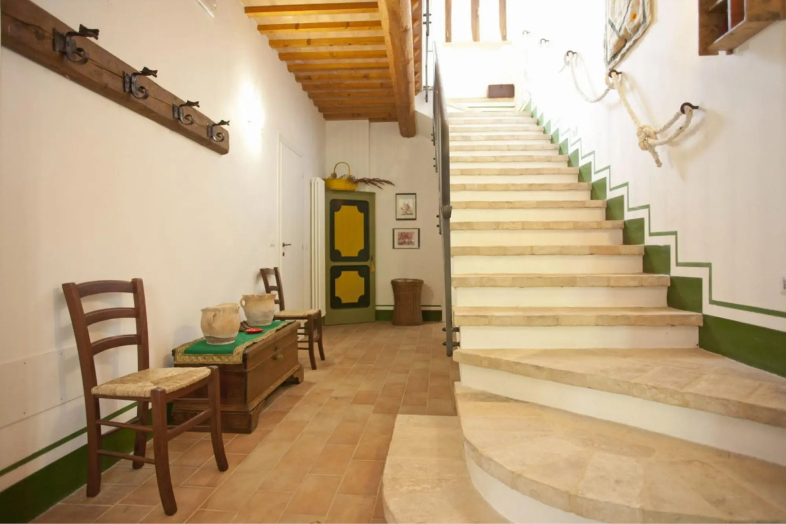 Villa with private pool between the beaches of the Adriatic Sea and the Sibillini National Park-Villa Agave