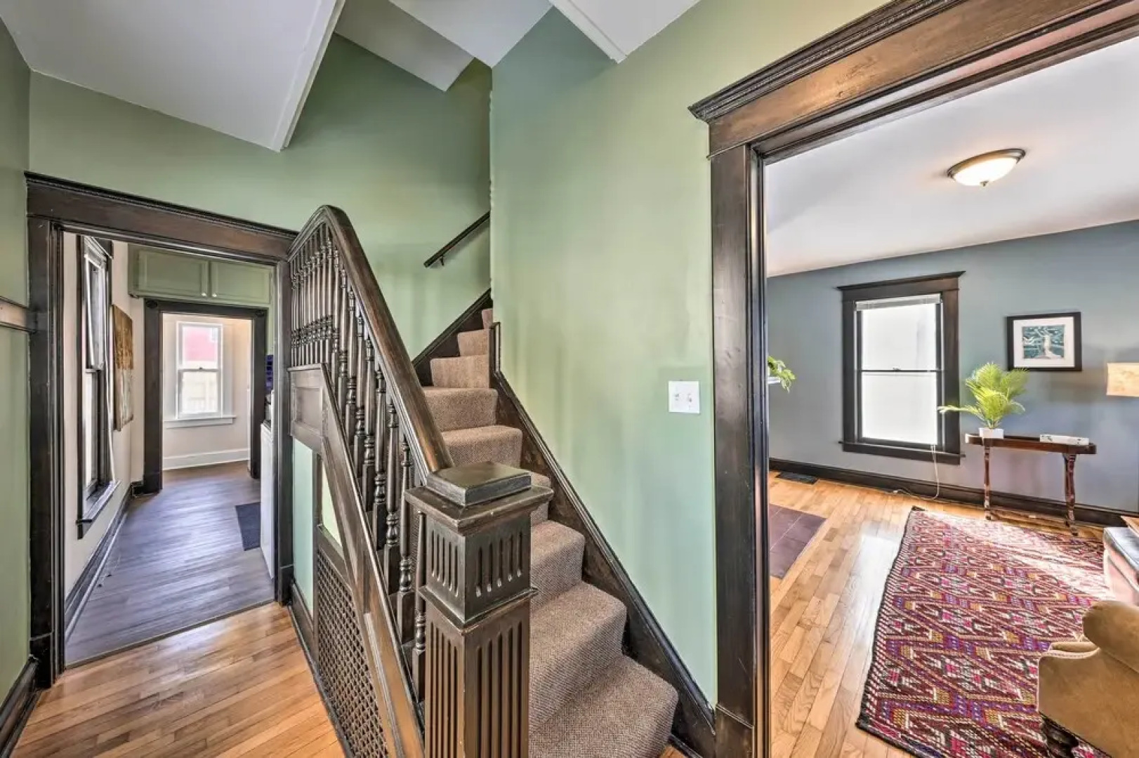 Newly Renovated Home Close to Dtwn Lawrence!