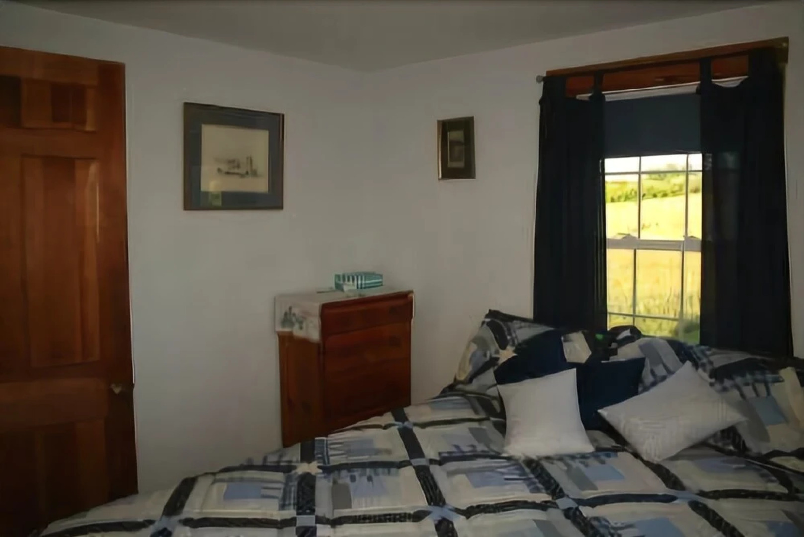 Point Field Cottage - One Bedroom Home