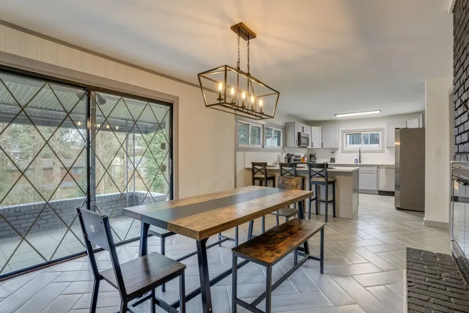 Stylish Decatur Home w/ Patio: 10 Mi to Atlanta!