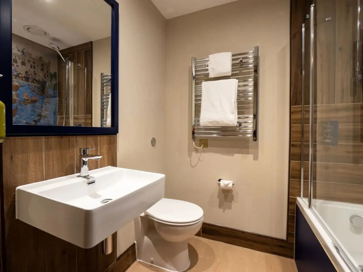 Warwick Castle Hotel and Knight's Village