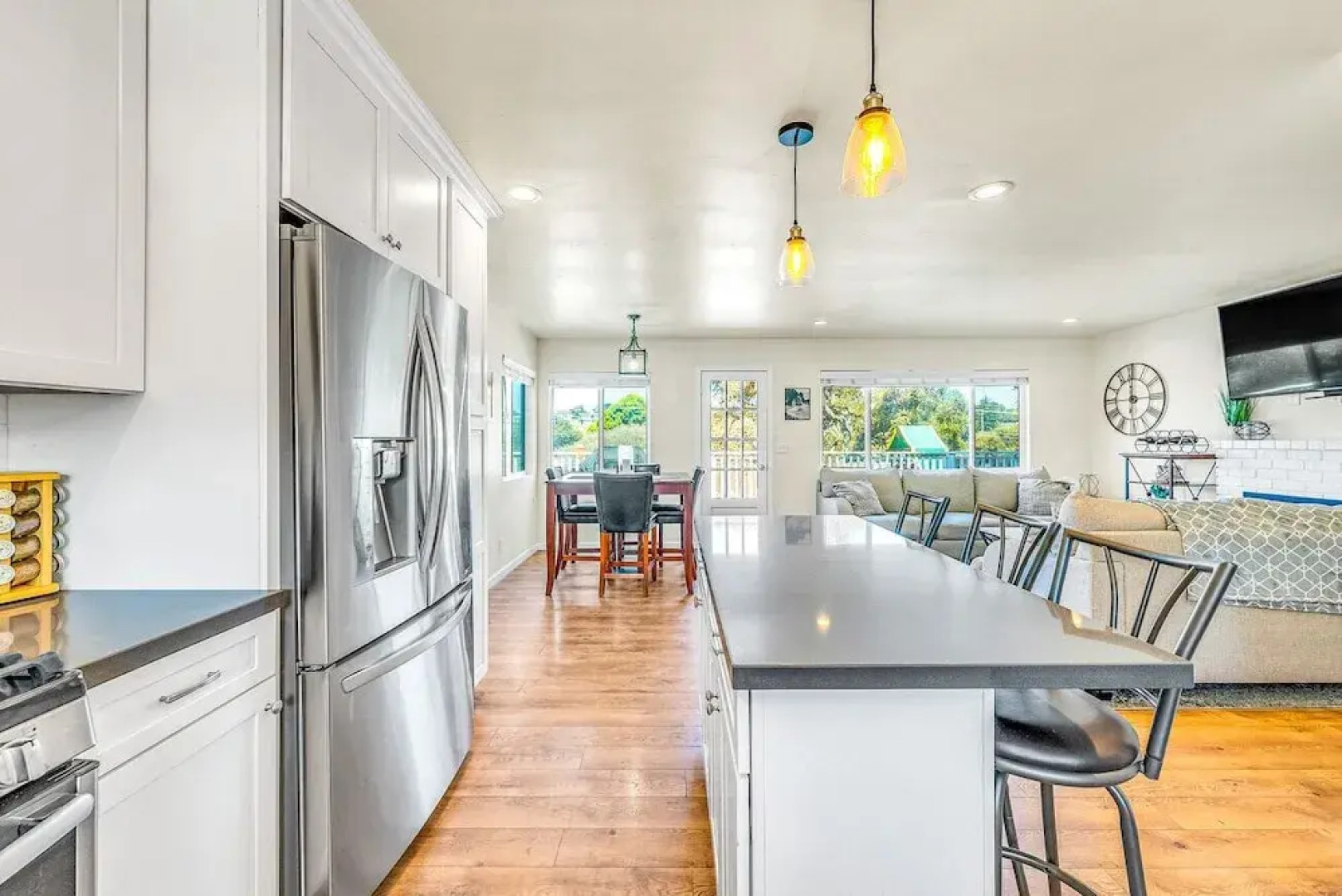 Cozy Oaks - A Coastal Getaway With Idyllic Scenery!