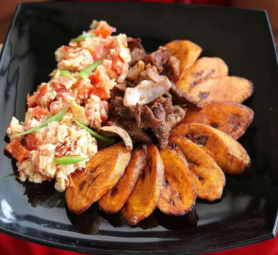 De Royal Legacy Hotel and Suites