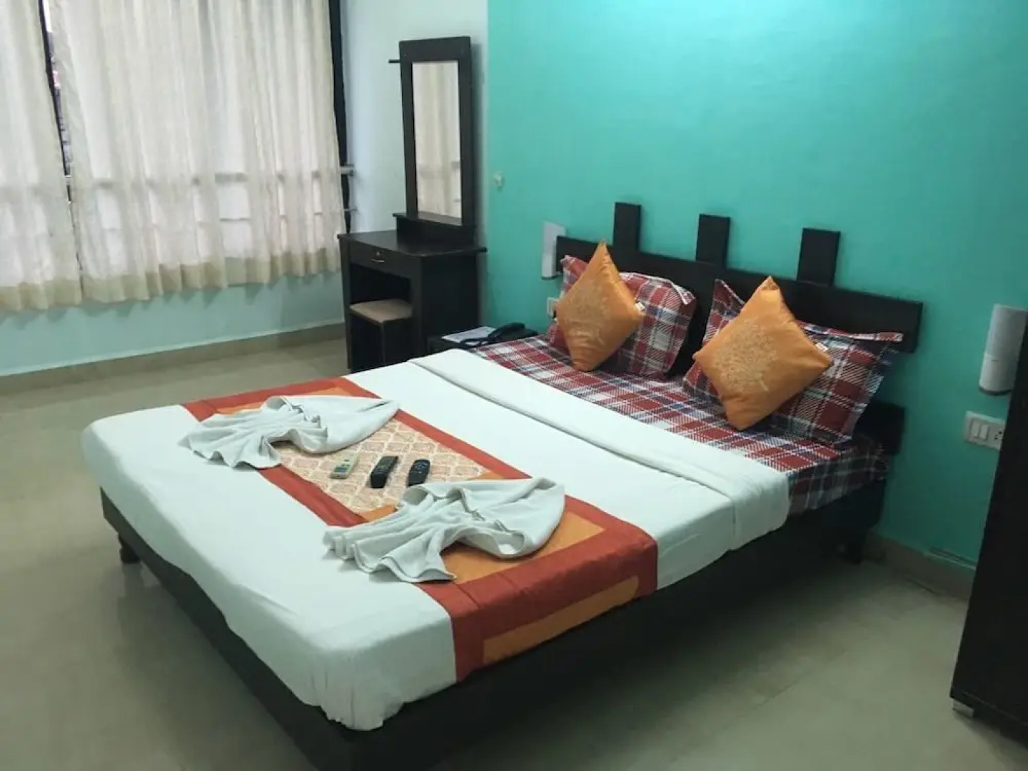 Ocean Waves Casa Blanca