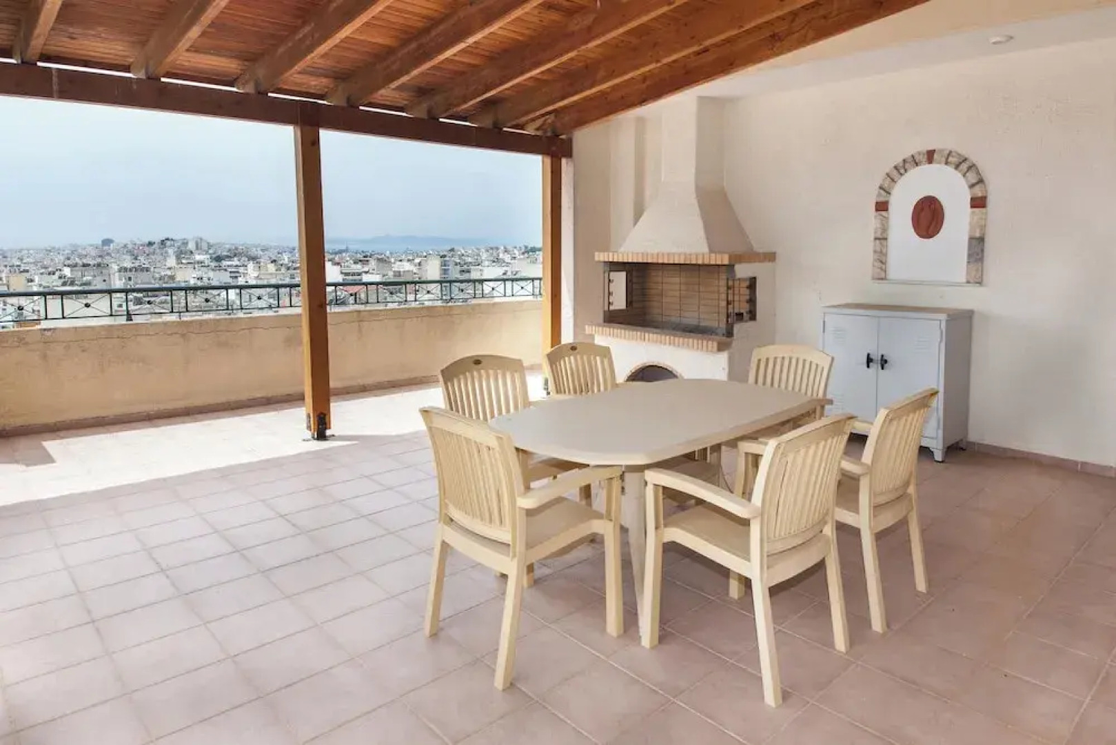 Koridalos Terrace Apt w Spectacular View