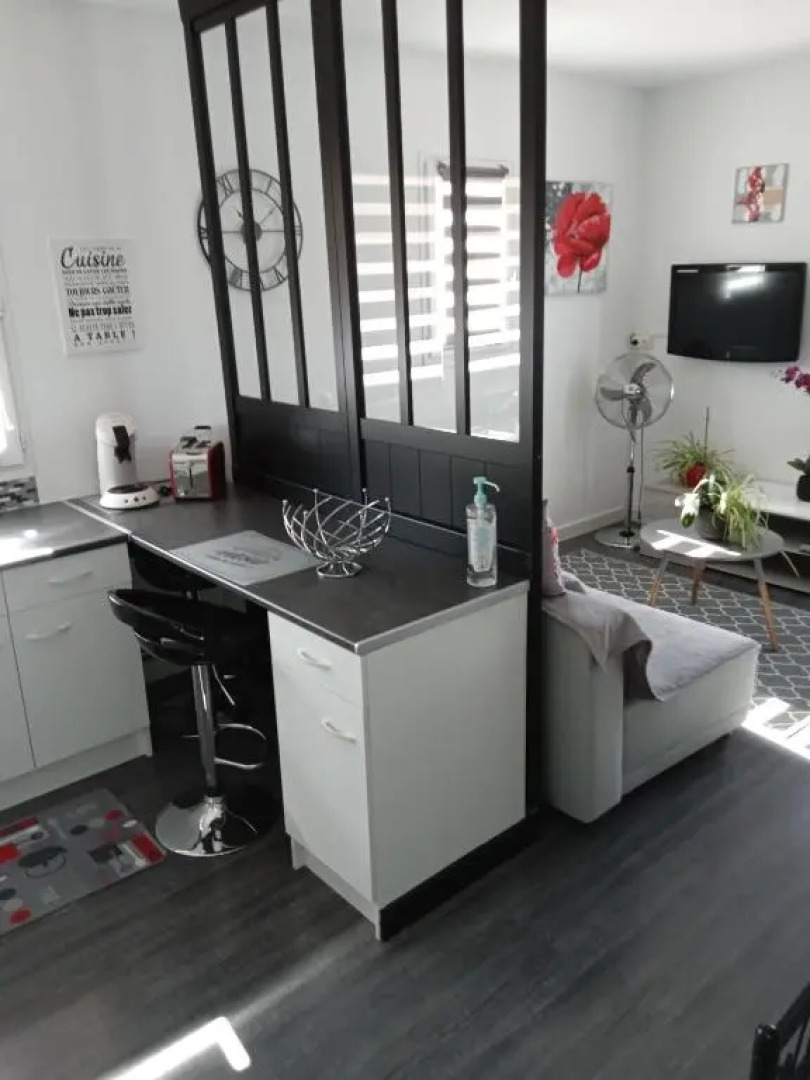 Appartement spacieux 10 mn plage wifi stationnement